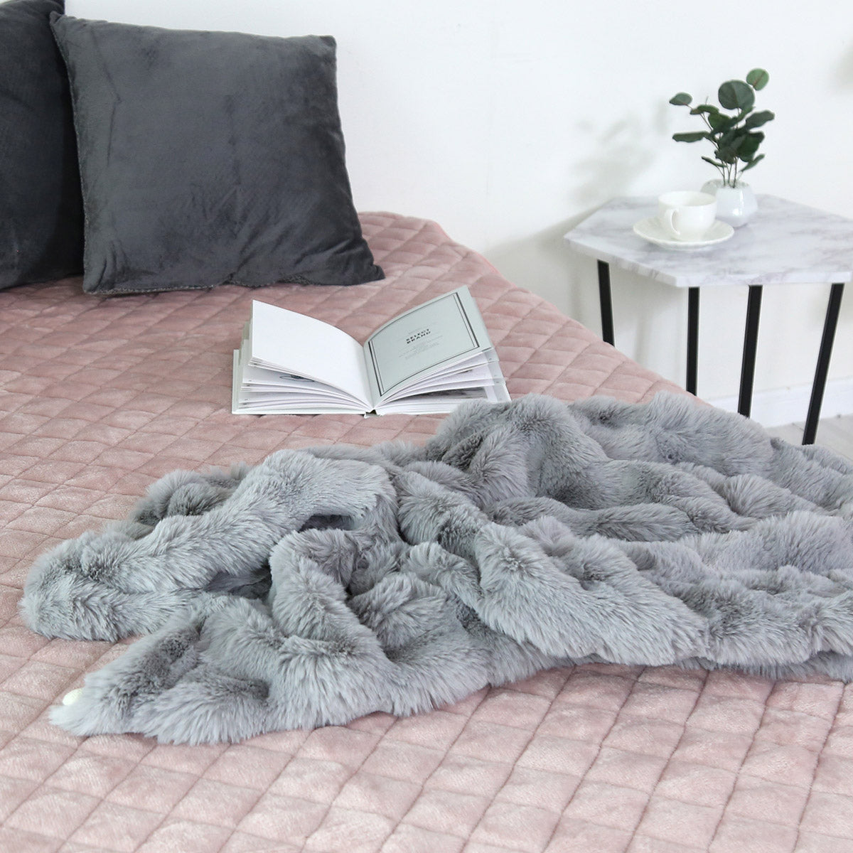 ひざ掛け ラビットファー ふわふわ リバーシブル ポリエステル100％